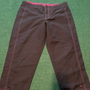 Nike Women’s cropped Vintage pants Size Large